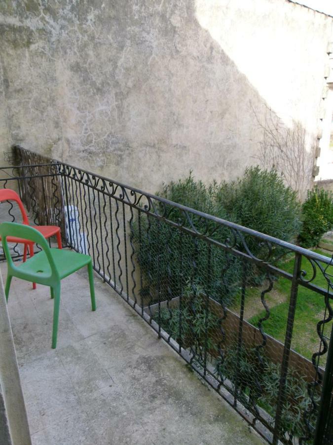 Appartement Au Pied Du Gardon. Remoulins Exterior photo